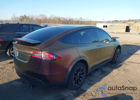 2016 Tesla Model X z USA, uszkodzony, nr VIN 5YJXCBE21GF019065